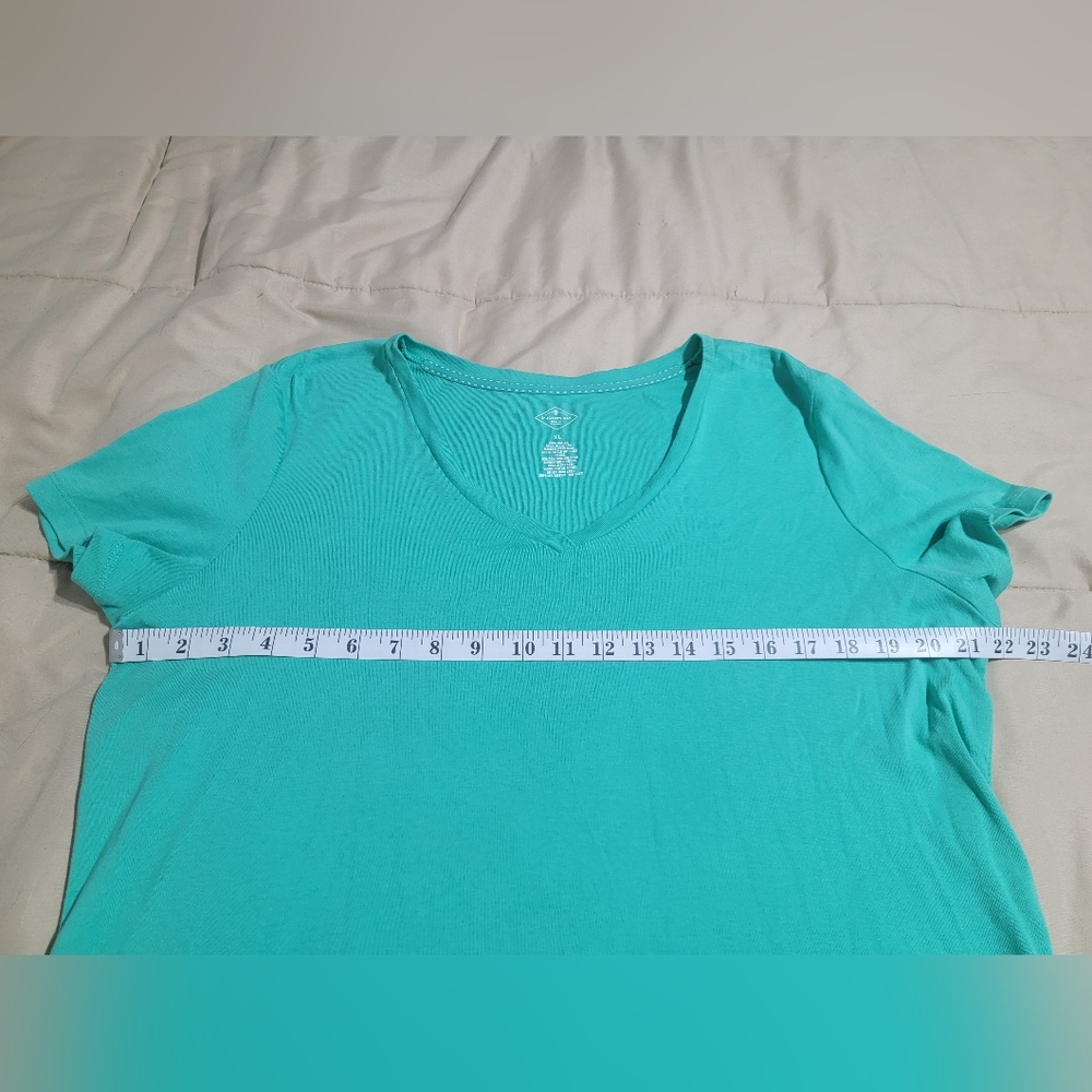 St. John's Bay Women's Teal Short-sleeve V-neck T-shirt - Size XL - Picture 3 of 4